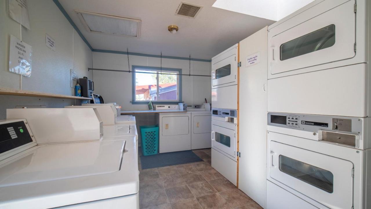 FunStays Glamping Setup Tent in RV Park #1 OK-T1 Moab Exterior foto